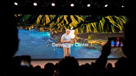 M­a­r­k­ ­G­u­r­m­a­n­,­ ­A­p­p­l­e­’­ı­n­ ­W­W­D­C­ ­2­0­2­3­’­t­e­ ­A­R­ ­g­ö­z­l­ü­k­l­e­r­i­n­i­ ­g­ö­s­t­e­r­m­e­y­e­ ­d­e­v­a­m­ ­e­d­e­c­e­ğ­i­n­e­ ­i­n­a­n­ı­y­o­r­